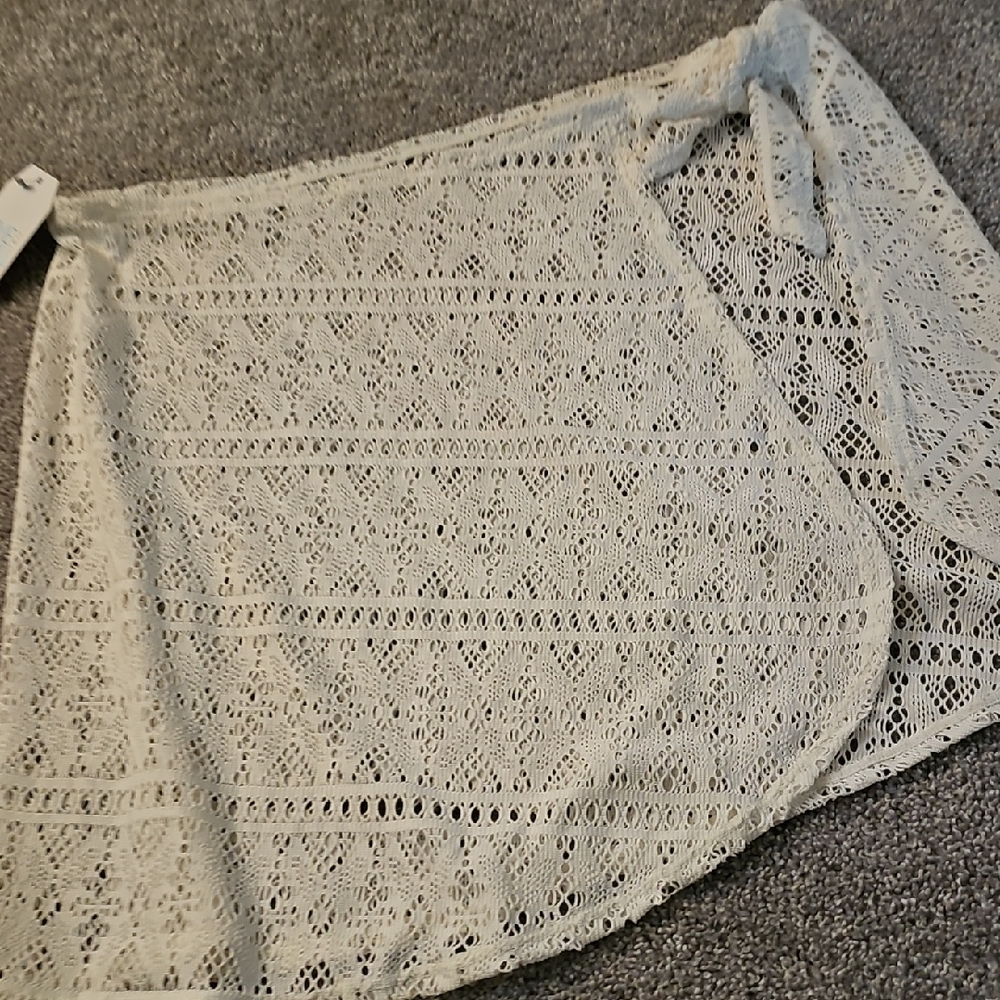 H5🔹️Time and Tru Lace Swim Sarong in Off White